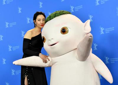L’attrice Bahie Bai al Festival del cinema di Berlino durante la presentazione di Monster Hunt