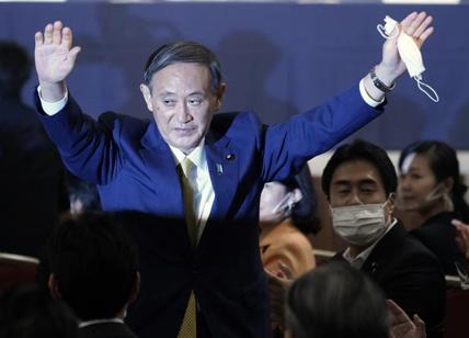 Giappone, è Yoshihide Suga il successore del premier dimissionario Shinzo Abe