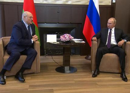 Bielorussia, Minsk sempre più in mano a Putin:fondi a Lukashenko per la Difesa