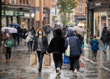 Covid, Lombardia e Lazio in zona gialla dal 1° febbraio: che cosa si può fare