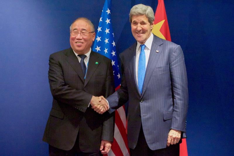 John Kerry con l'inviato speciale cinese per il clima Xie Zhenhua