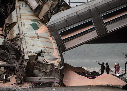 Taiwan, deraglia un treno: oltre quaranta vittime e decine di feriti