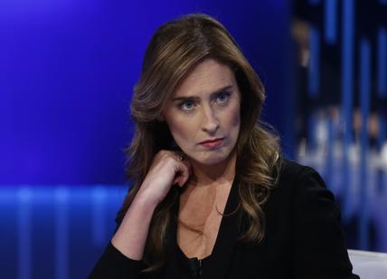 "Aiuto, uno stalker mi perseguita". Festa della donna amara per la Boschi