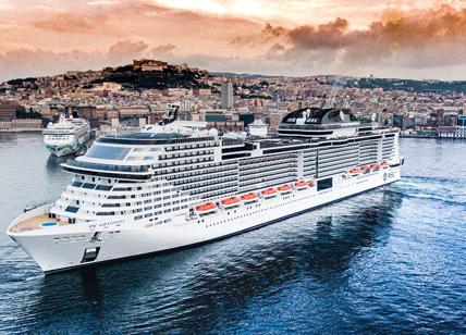 La Msc Grandiosa arriva a Napoli, prima nave da crociera a riprendere il mare