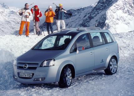 Nel 2000 Opel presentava un avveniristico prototipo di Zafira