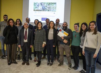 P90343110 highRes docenti studenti e p
