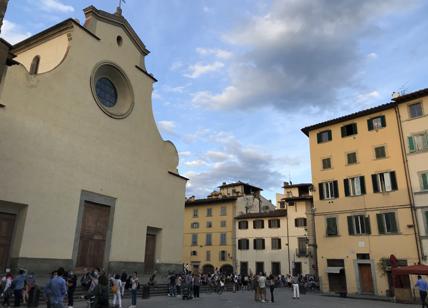 Firenze, numero chiuso per piazza Santo Spirito tempio della movida notturna