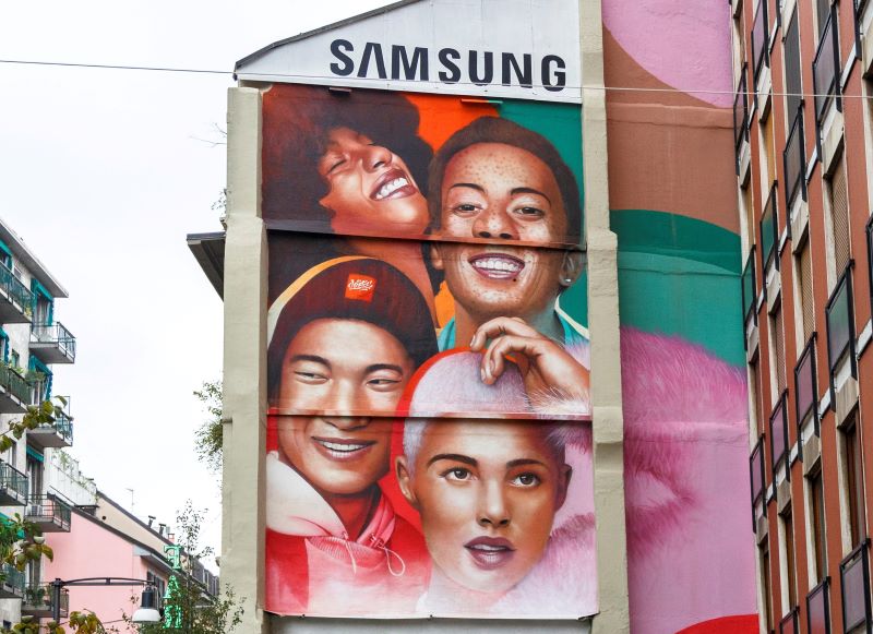 A Milano arriva il murale pubblicitario firmato Loste e Samsung Italia