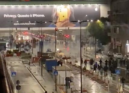 A Milano esplode la rabbia: molotov e scontri in corso Buenos Aires