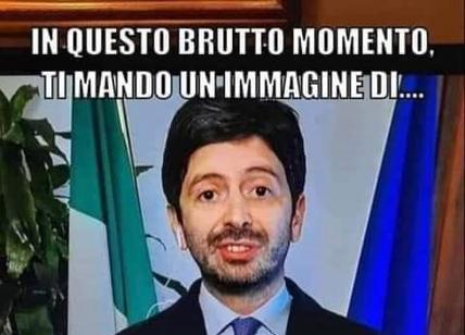 Ironia web: "In questo brutto momento ti mando un'immagine di... Speranza"