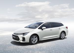 Suzuki nuova SWACE, la station wagon con tecnologia ibrida