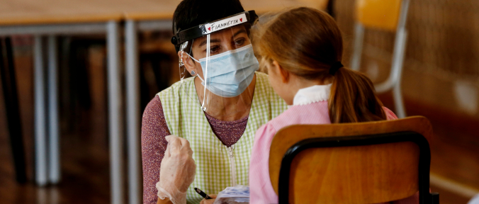 Coronavirus: 2260 nuovi contagi nel Lazio, 1333 a Roma Riapertura scuole, la Regione dice no: “Serve prudenza” Gli attuali positivi salgono a 87303: l'indice Rt resta sotto 1