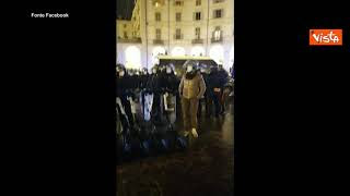 Dpcm, protesta in strada a Torino e scontri con la Polizia. VIDEO
