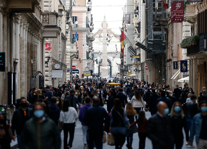 via del corso assembramento