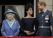 Royal Family, la regina Elisabetta minaccia querela contro Harry e Meghan
