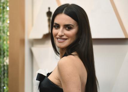 Penelope Cruz: "Social pericolosi, ai miei figli no smartphone fino a 16 anni"