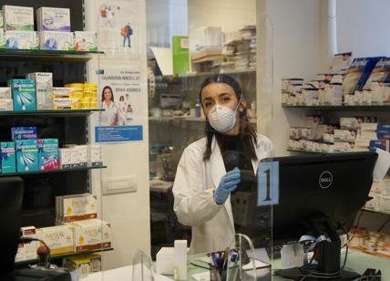 Farmaci, dipendenza dall'Asia per i principi attivi al 74%. Allarme in Italia