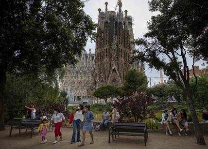 Spagna, quinta ondata Covid. Barcellona chiede di rimettere il coprifuoco