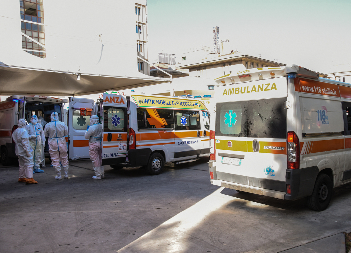 pronto soccorso, allarme altre malattie, ambulanze in coda