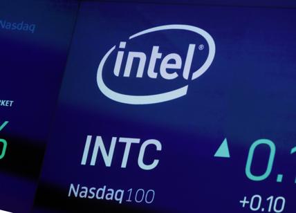 Intel batte il mercato sulla trimestrale ma mette in guardia su carenza chip