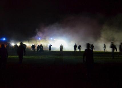 Rave in Maremma, dopo Viterbo. In 8 entrano al supermercato nudi