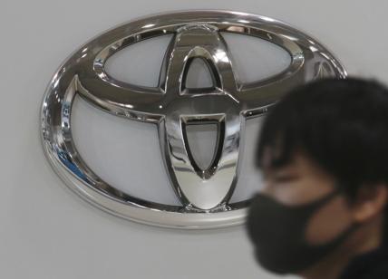 Toyota aggira la crisi dei chip col mini-yen. Su la guidance sui profitti 2021