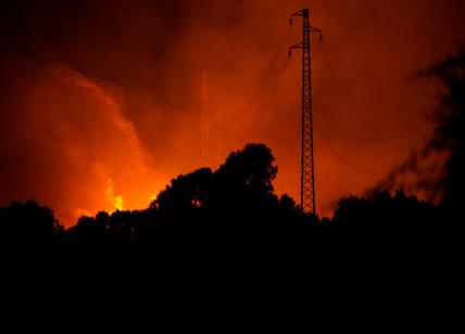 Incendi Sardegna, bruciati più di 20mila ettari. Canadair da Grecia e Francia