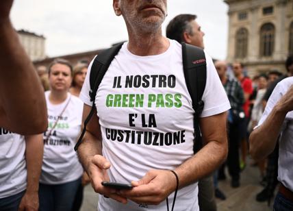 Corteo no Green Pass a Milano: perquisite le case di tre anarchici