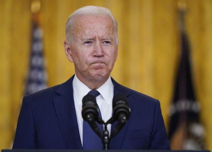 Biden sotto tiro: Dem, paura midterm. Usa già pronti a tornare in Afghanistan?