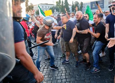 forza nuova giuliano castellino scontri
