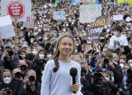 Legge sulla natura: vince (per poco) la sinistra. Greta Thunberg è tornata
