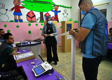 Iraq al voto, nuove schede anti-brogli ma ancora violenze con morti e feriti