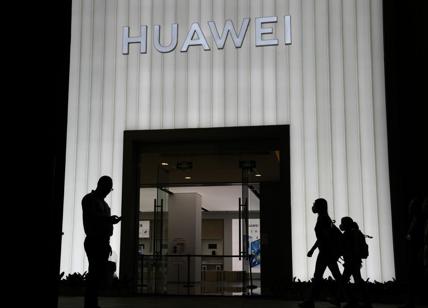Huawei, i legami col governo cinese: "sorveglianza e rieducazione ideologica"