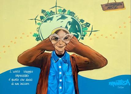 Milano, inaugurato il murale dedicato alla travel blogger Fraintesa