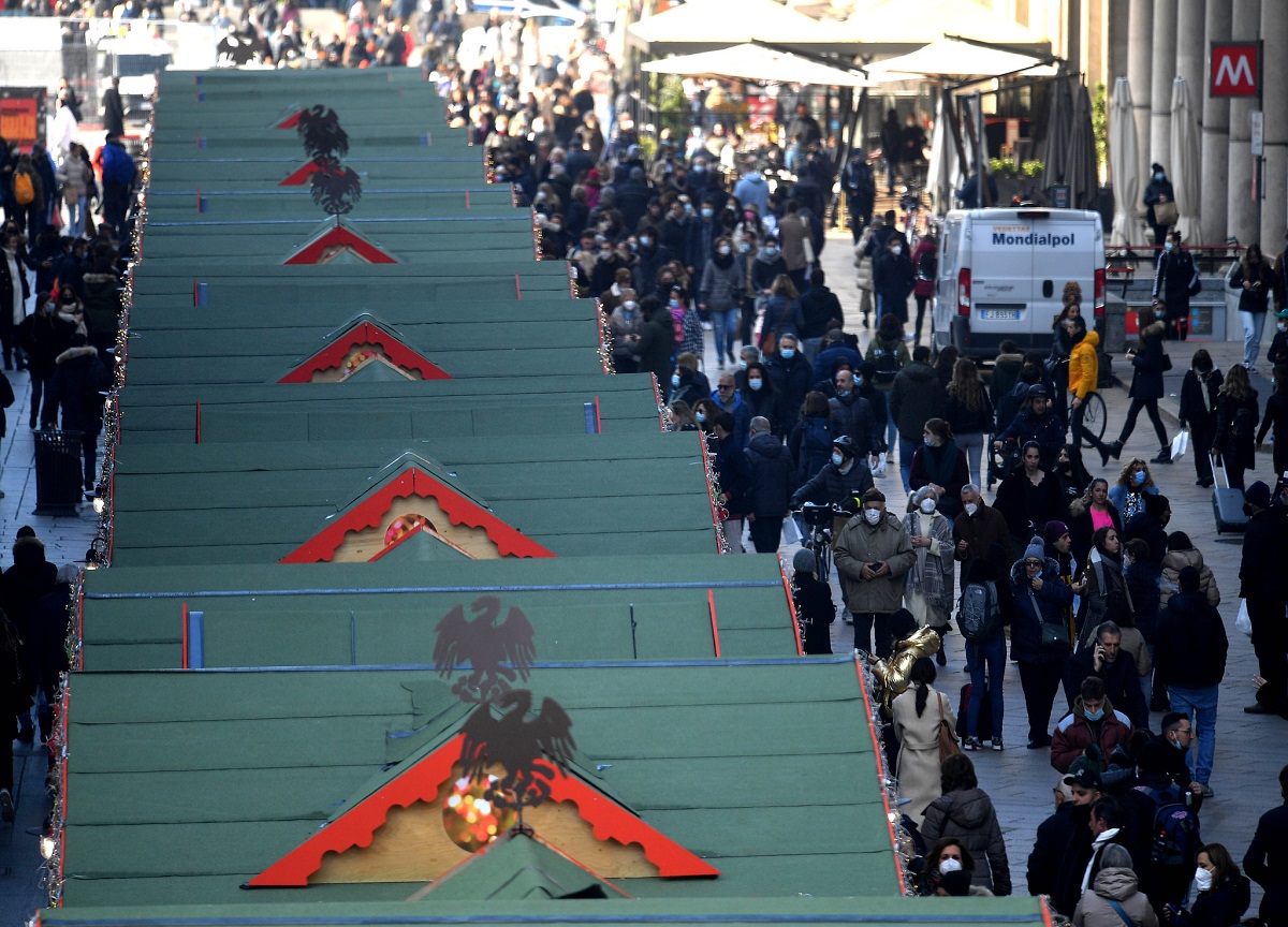 Milano: inaugurato il Mercatino di Natale Milano: inaugurato il Mercatino di Natale