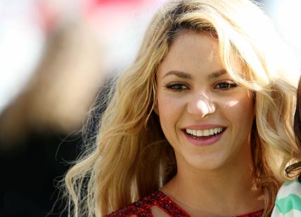 Shakira, cinghiali la attaccano e le rubano la borsa in un parco a Barcellona