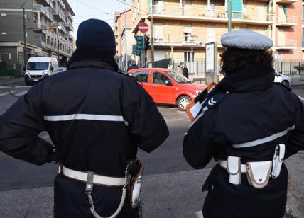 Genova, vigili trasformati in cowboy. Pistola spara-lazo per catturare i ladri