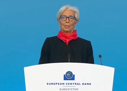 Inflazione all'1,8% nel 2023: Lagarde resta "colomba". La Bce non segue la Fed