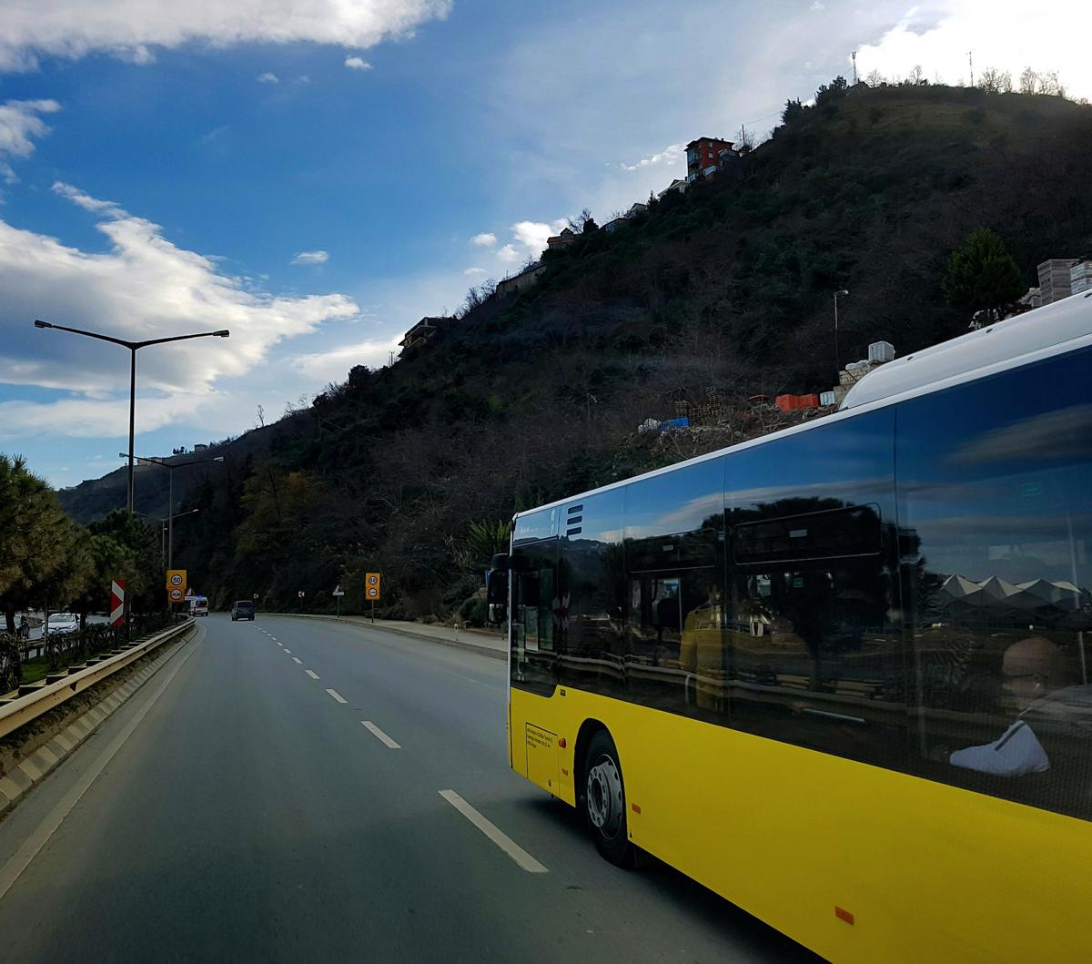 Trentino, rientro a scuola da incubo: 15enne travolta e uccisa da un camion mentre aspettava l Trentino, rientro a scuola da incubo: 15enne travolta e uccisa da un camion mentre aspettava l