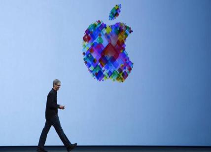 Tim Cook pronto a lasciare Apple: l'addio dopo il lancio dei nuovi occhiali