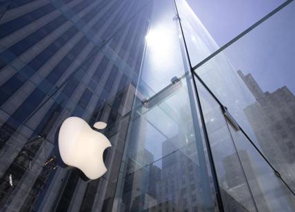 Apple chiude negozi di New York per l'impennata dei contagi