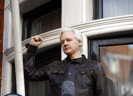 Wikileaks: via all'udienza di Assange, rischia l'estradizione in Usa