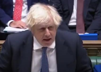 Johnson si scusa per il party natalizio a Downing Street: violò lockdown 2020