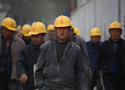 Cina, crollo produzione industriale: nel 3º trimestre crescita ferma al 4,9%