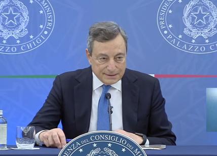 Vaccino bimbi, Draghi si tradisce: campagna del governo senza parere dell'Ema