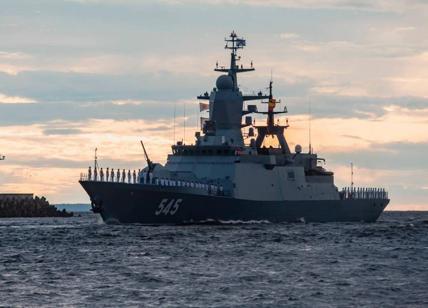 Mar Nero, spari russi a nave inglese. Londra nega: "Transito in acque ucraine"