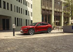 Mustang Mach-E: Il primo SUV completamente elettrico di Ford