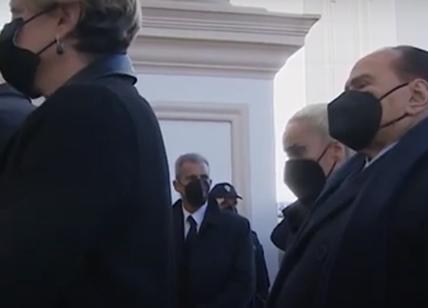 Funerale Doris: Berlusconi-Zaia in prima fila. 5mila all'arrivo del feretro