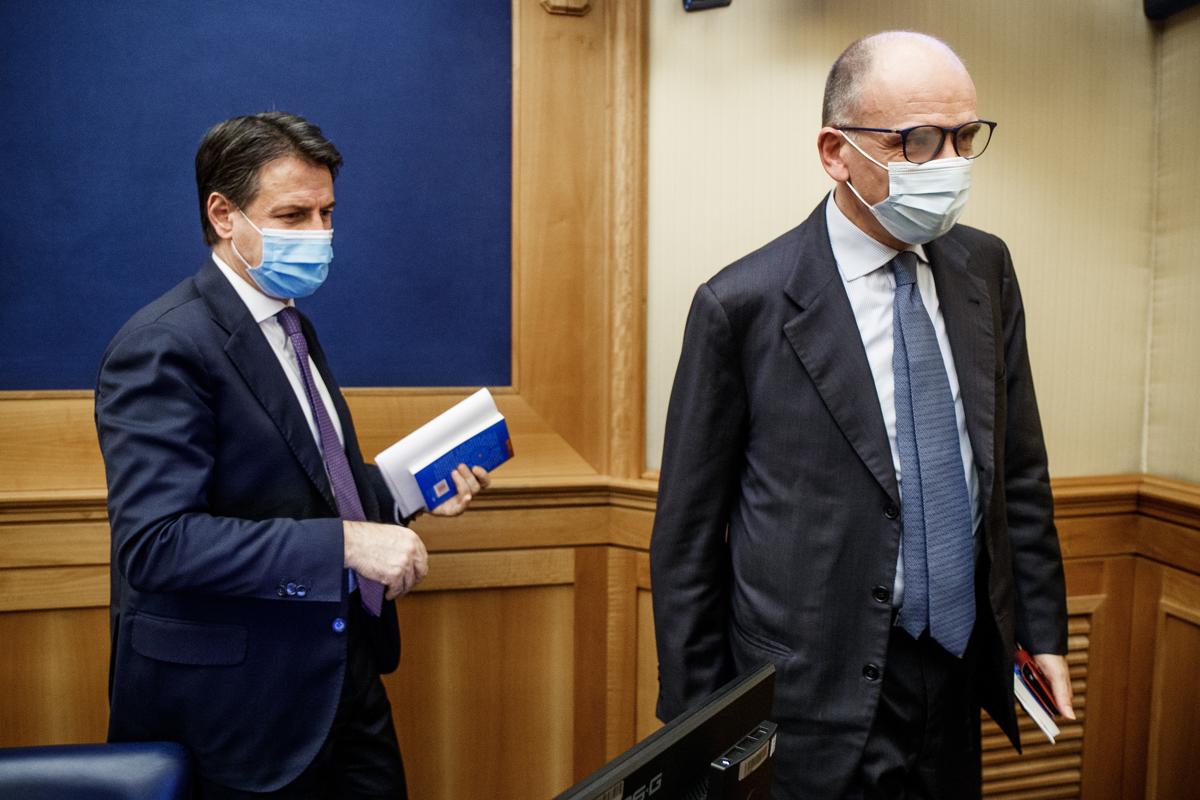 Enrico Letta e Giuseppe Conte (Lapresse) Enrico Letta e Giuseppe Conte (Lapresse)