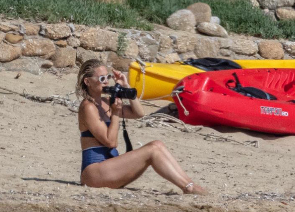  Grecia,Skiathos,Kate Hudson fa foto alla famiglia per ricordare le vacanze